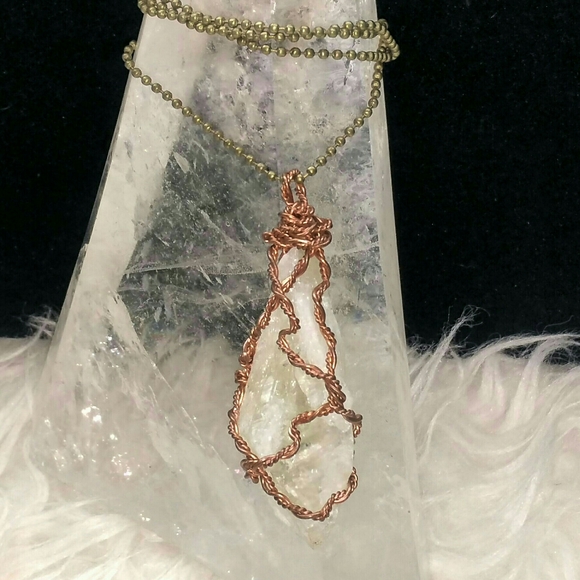 BIG CRYSTALS! Handcrafted Wire Wrapped Necklaces - Picture 13 of 16